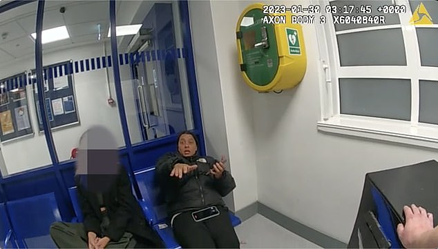 Porotnicima je prikazan 30-minutni videozapis žestoke interakcije između nogometaša i policije u kojem je Kerr vikao na PC Lovell