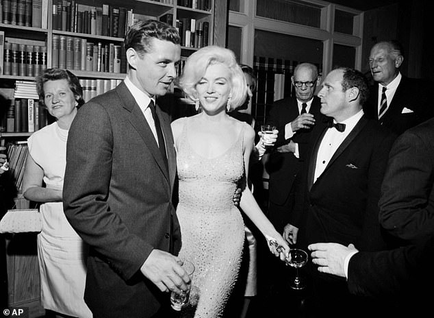 Legendarna gola haljina Marilyn Monroe ukrala je predstavu u Madison Square Gardens 1962. godine dok je pjevala svoju verziju Sretnog rođendana kako bi proslavila rođendan predsjednika Johna F. Kennedyja