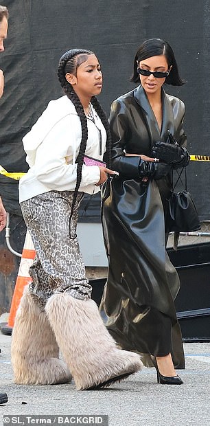 Kardashian je pokazala svoju novu bob frizuru, nakon što je nedavno odsjekla sedam centimetara svoje mlazne crne grive