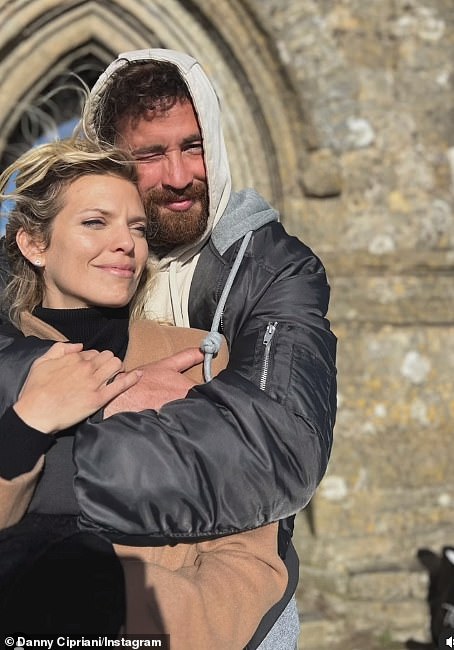 Danny se razdvojio sa 90210 glumica Annalynne McCord (37) prošlog mjeseca, međutim, unatoč tome što je nazvao vrijeme na njihovu vezu, Danny je priznao da je i dalje bila nevjerojatno podrška