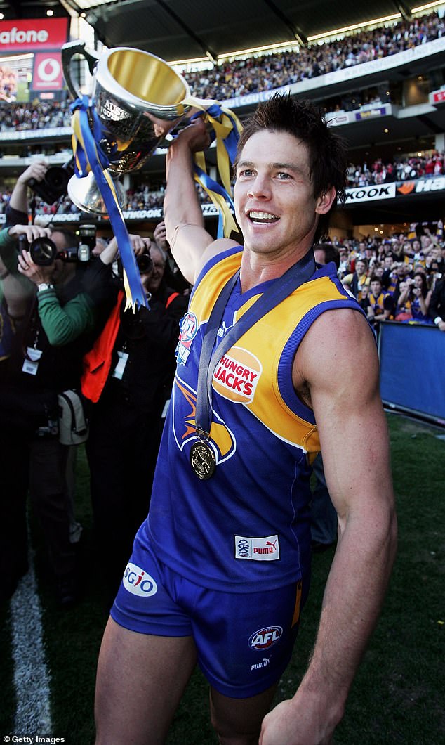 Ben Cousins ​​pobijedio je u premijeri 2006. godine (na slici) - ali tada je bio u zatvoru šest puta u 13 godina dok se borio protiv ovisnosti o drogama