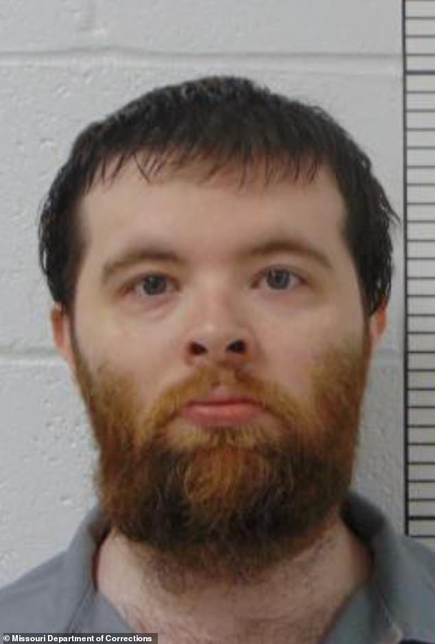 I dok je Blanchard izdržala osam od 10-godišnje kazne za ubojstvo drugog stupnja, Godejohn izdržava doživotnu kaznu bez uvjetnog otpusta u popravnom centru Missourija Potosija plus dodatnih 25 godina za oružanu kriminalnu akciju