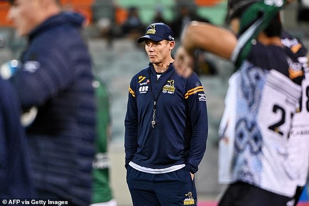 Glavni trener Brumbies -a Stephen Larkham također je još jedan favorit za naslijed Schmidta