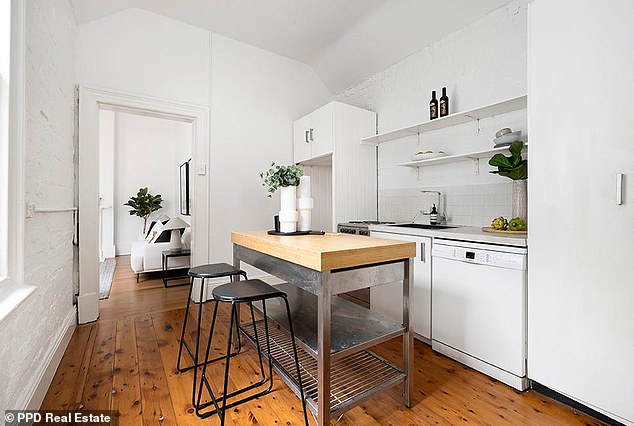 Na slici: Divna kuhinja s klupom za doručak