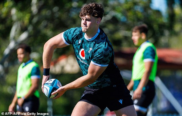 Scarlets Center Eddie James će u subotu debitirati svoj međunarodni debi na Stadio Olimpico