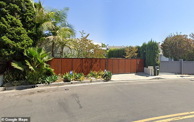 Piven je istog dana pridržavao otvorenu kuću u prebivalištu, ali nije odmah bilo jasno je li povezano s pljačkom