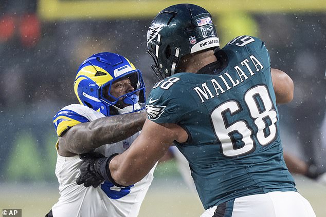 Vrhunski sportaš s Samoanskom baštinom odvažno se preselio na Floridu 2018. godine kako bi se pridružio NFL-ovom International Player Pathwayu, koji nudi intenzivan 10-tjedni tečaj na All Things Gridiron (na slici desno, u akciji nedavno za orlove)