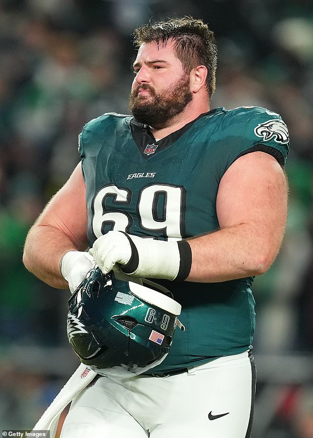 Mailata's Eagles suigrač Landon Dickerson označio je Aussie's Sports Journey 