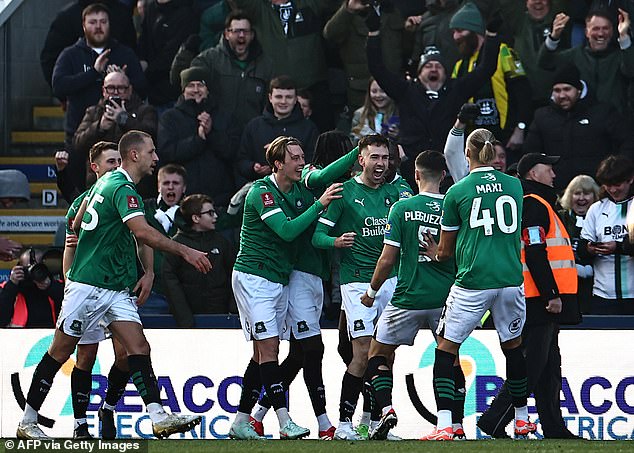 Pobjeda od 1-0 u kućnom parku vidjela je Plymouth kako izbaci vođe Premier lige iz FA kupa