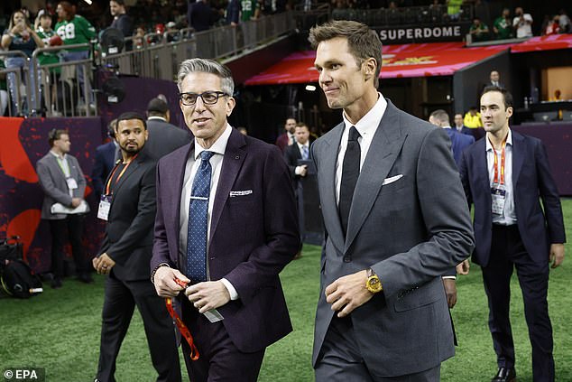 Tom Brady posjetio je teren dok su se igrači zagrijavali prije početka igre