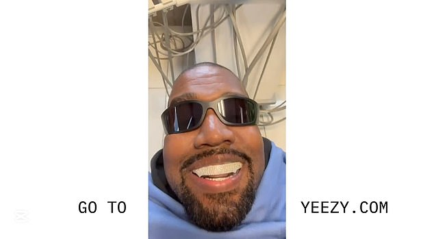 Potom je snimio bizaran, izbliza videozapis o sebi za Super Bowl oglas, govoreći gledateljima da posjete njegovu internetsku trgovinu - koju je od tada uklonio Shopify