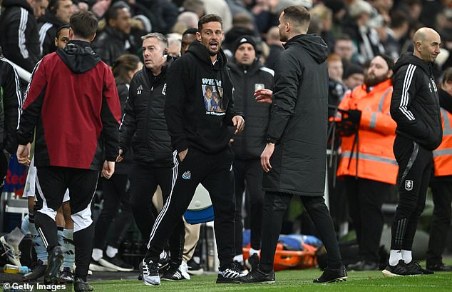 Aston Villa požalila se na Tindall 'Shushing' Emery tijekom prvog poluvremena, kao i na ponovni put noseći skakač koji je kasno u meču nakon što je poslao na poluvremenu