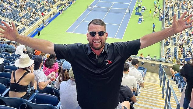 Otac dvoje djece mentorirao je talentirane mlade tijekom turnira u Sportskom centru KDV na Gold Coast u nedjelju, 9. veljače, kada je uhićen