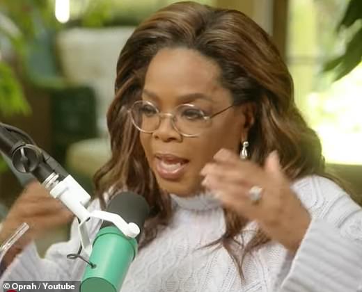 71-godišnji mogul smanjen je do suza dok je razgovarao o njezinoj napetoj vezi sa svojom pokojnom majkom Vernitom Lee, koja je umrla 2018. godine