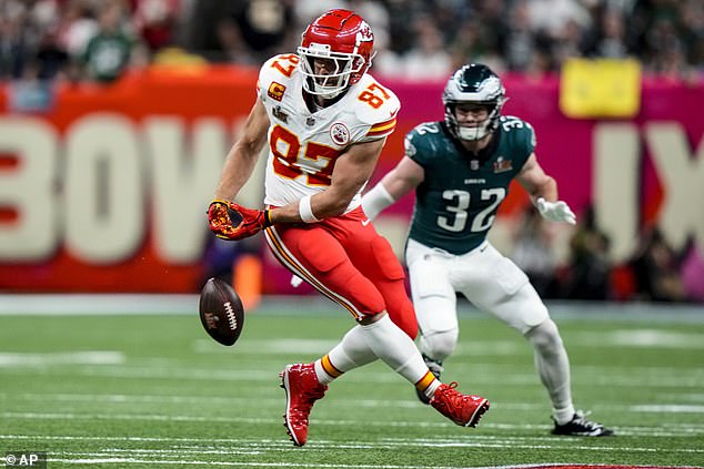 Kelce je bio u velikoj mjeri anoniman jer su poglavari dobro pretukli Philadelphia Eagles
