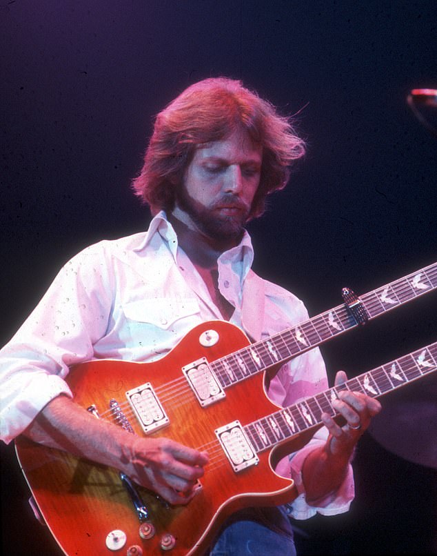 Zvijezda je prikazana s bendom 1980. godine