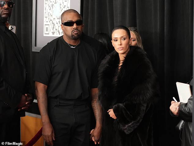 Vijest je uslijedila samo 11 dana nakon što je australski arhitekt omamio na crvenom tepihu Grammys noseći potpuno čistu haljinu koja je prikazala njezino golo tijelo