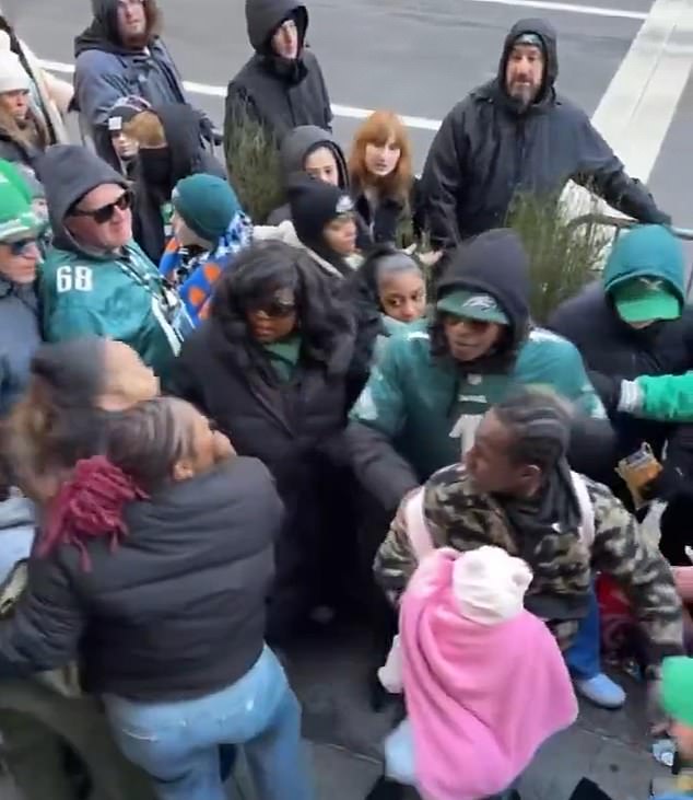 Muškarac je razmijenio nekoliko udaraca sa ženom prije nego što je svađa završila, a nitko nije ozlijeđen