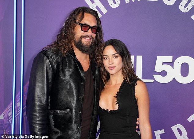 Jason i Adria izlaziju od najmanje svibnja 2024. kada je otkrio da je bio u vezi na Basingstoke Comic Con