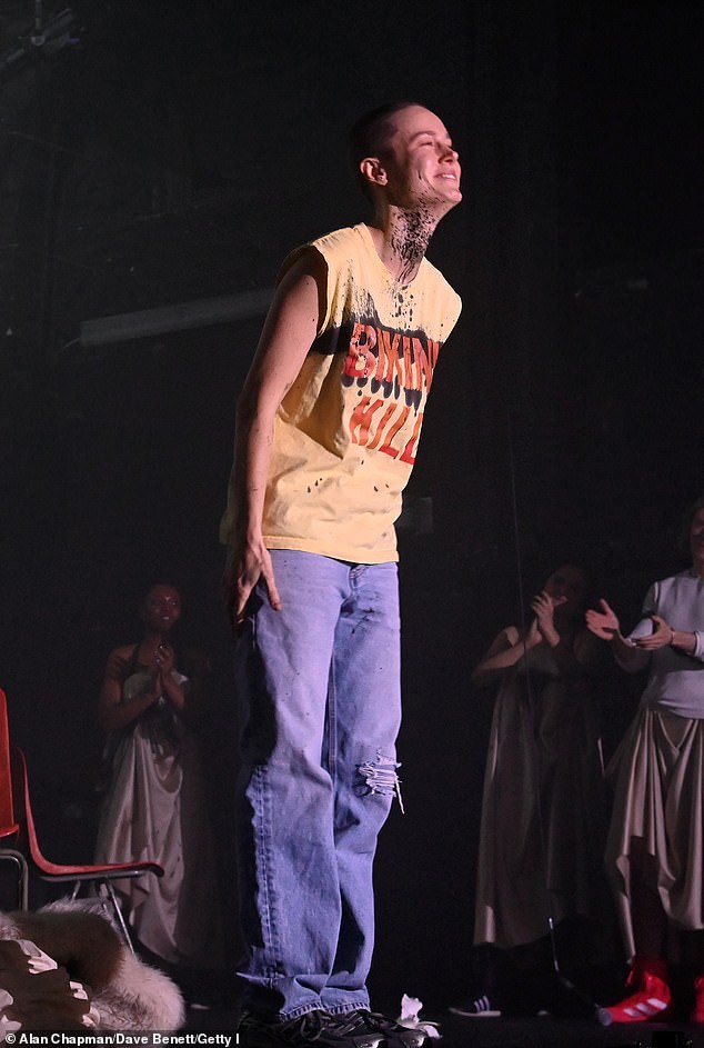 Brie glumi u produkciji West End, Elektra, moderna adaptacija igranja Sofokla