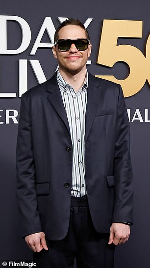 Par je jedva prešao staze u Special Special -a za 50. obljetnicu Saturday Night Live