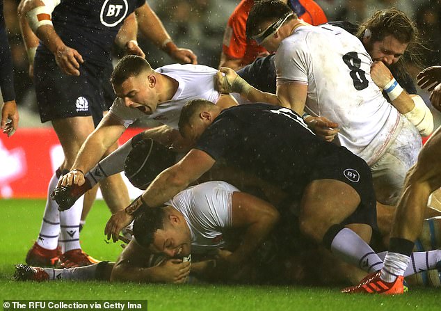 Genge prelazi za svoj pokušaj u Murrayfieldu 2020. godine ... Posljednji put kad je Engleska pobijedio Škotsku
