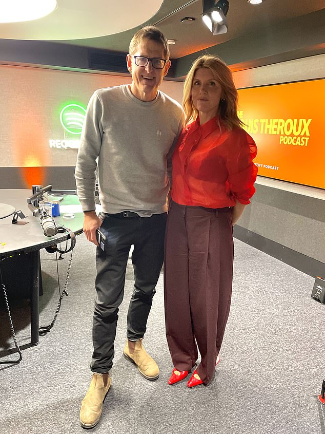 Nagrađivani glumac i spisateljica dao je priznanje dok je razgovarao o svom usponu na slavu i sve veću bitku s anksioznošću tijekom pojavljivanja na podcastu Louis Theroux