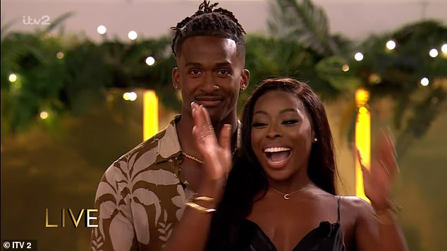 U njihovom izlaznom intervjuu, Catherine je slatko priznala da je 'molila' da će netko poput Omara ući i ukinula da 'dobre stvari dolaze onima koji čekaju'