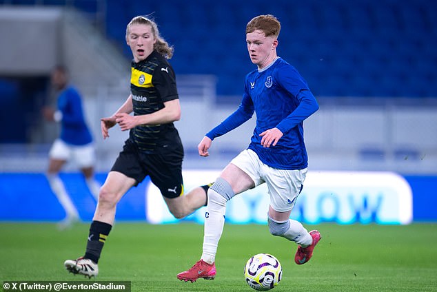 Utakmica, odigrana između Evertonovih kolega mlađih od 18 godina i Wigan Athletic-a, zaključila je porazom od 2-1 za Toffees, a 16-godišnji Ray Robert postigao je jedini gol kluba