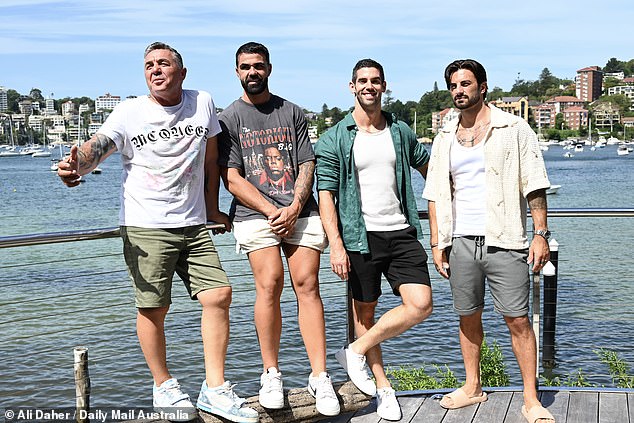 Tony Janovski, Adrian Araouzou, Ryan Donnelly i Eliot Donovan (na slici, slijeva udesno) u subotu su se uhvatili za piće u Sydneyu. Sve prikazano