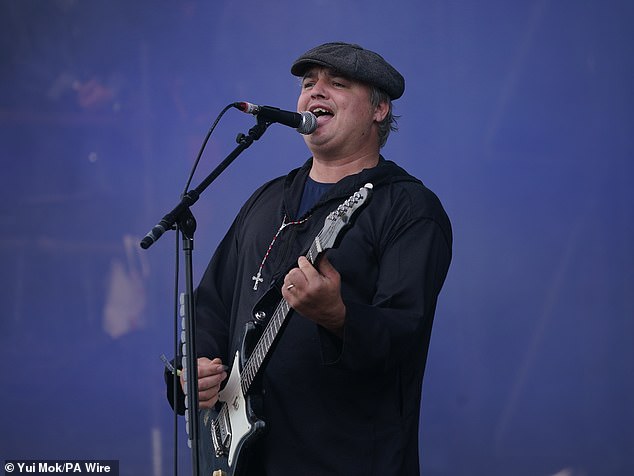 Pjevač Libertines (45), kojem je dijagnosticirana kronična bolest prošle godine, nastupila je sa stolice u posljednjih pet datuma svoje europske turneje