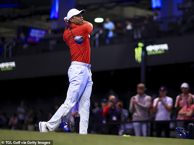 Woods se postrojio za TGL utakmicu na Floridi, gdje ga je mama posljednji put gledala kako igra