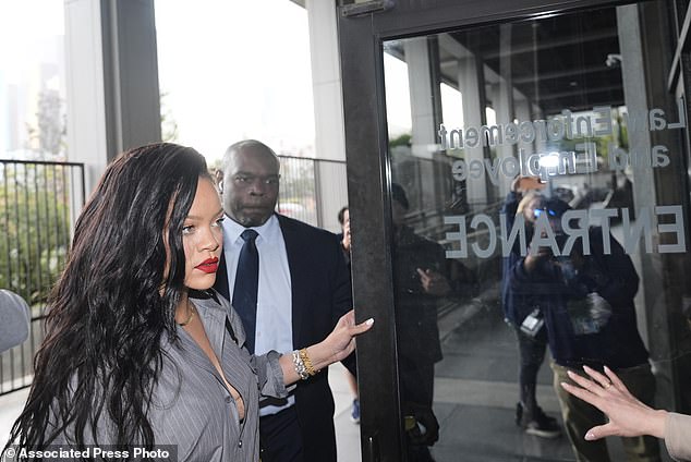 Rihanna stiže na sud na suđenje AP AP Rockyju, utorak, 18. veljače 2025. godine, u Los Angelesu