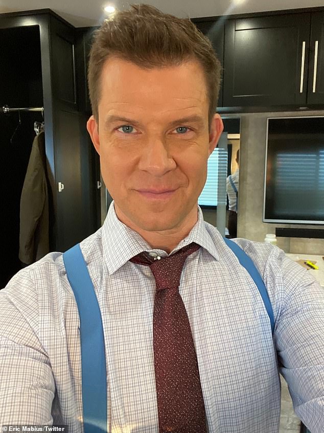 U četvrtak ujutro, Eric Mabius je uhićen zbog baterije na Floridi i rezerviran u zatvoru i pritvorskom centru okruga Nassau