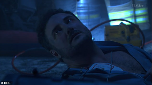 Navijači EastEndersa ostali su devastirani jer je favorit navijača Martin Fowler (James Bye) ubijen u tragičnim scenama tijekom epizode 40. obljetnice uživo