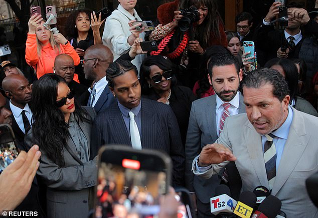 Odvjetnik AP Rockyja Joe Tacopina (R) rekao je za DailyMail.com da je Rihanna (37) pokazala da je 'vrlo posebna osoba' tijekom cijelog napornog pravnog postupka. Na slici utorak u LA -u