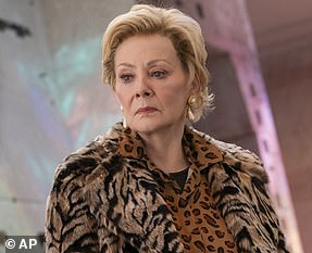 Jean Smart ponio je kući nagradu u kategoriji glavnog ženskog glumca, ali bila je zauzeta pucanjem i nije prisustvovala