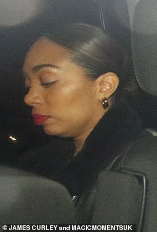 Zaraah Abrahams (Chelsea Fox) izgledao je spremno za krevet