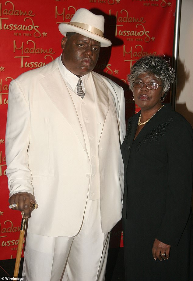 Wallace, koja je odgajala svog sina kao Jehovinog svjedoka, prikazana je 2007. godine pozirajući s voskom figura o njemu u Madame Tussauds u New Yorku - 10 godina nakon Biggiejevog ubojstva