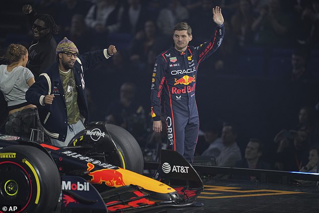 Zvijezda Red Bull -a potaknula se dok je u utorak stupio na pozornicu na F1 75 LIVE LIVE