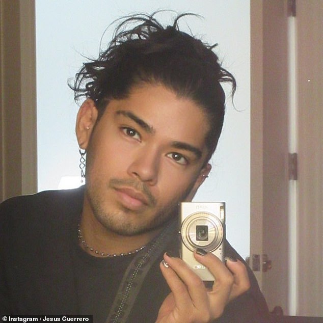 Isus je prvi put počeo raditi s Kylie 2019. godine, ali se također osvrnuo na svoj 'traumatično' djetinjstvo nakon razvoda njegovih roditelja i odgajala ga je njegova voljena velika tetka