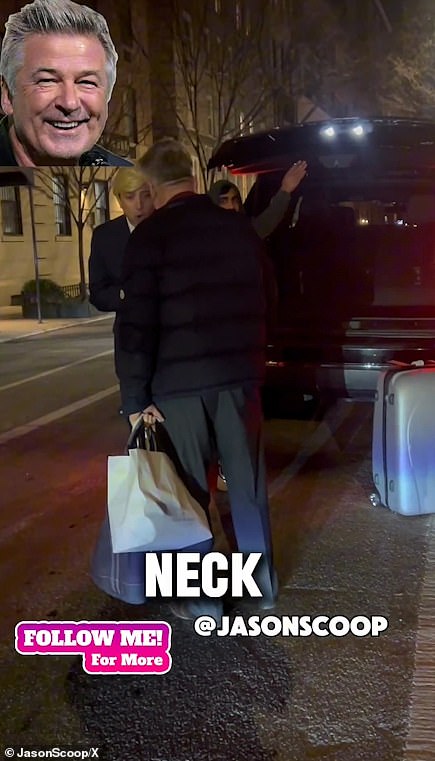 Čini se da je Baldwin dodirnuo žličicu po ramenu i rekao: 'Da ova kamera nije ovdje, zakucao bih vaš f ***** g vrat na pola i slomio vaš f ***** g vrat, to znate zar ne? '