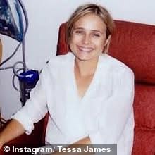 'Danas, ponosan sam što mogu reći da sam bez raka, s 4 prekrasne, zdrave djece. Zahvalna na ovom putovanju i svemu što je došlo s njim ', najavila je Tessa