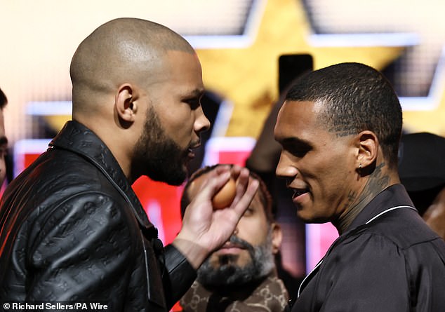 Chris Eubank Jr razbija jaje u lice Conora Benna na utorak na HART -ov konferencija za novinare