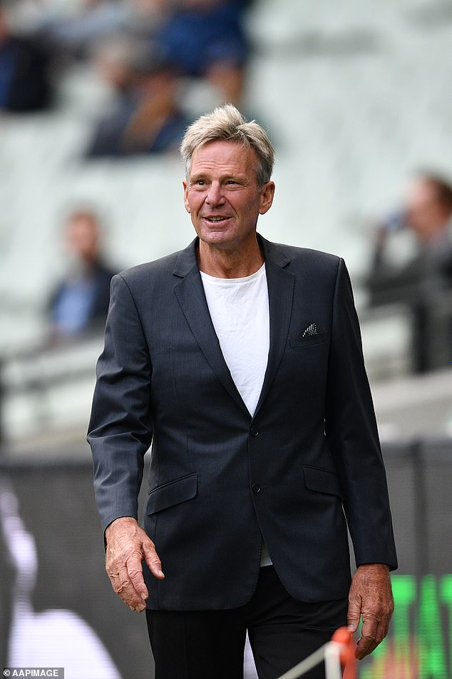 Izuzetna legenda AFL -a Sam Newman (na slici) podržala je pravo Marty Sheargolda da izrazi svoja kontroverzna mišljenja o ženskom timu