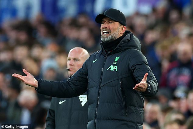 Klopp je izbio s Nizozemcem zbog odluke da se Conor Bradley pošalje na posudbu 2022. godine
