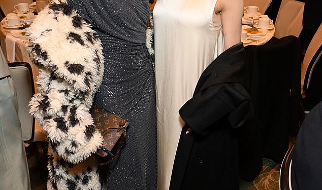 AFI Awards 2025 vidi zlobne zvijezde Ariana Grande i Cynthia Erivo zagrljaj dok Zoe Saldana predstavlja Emiliju Perez