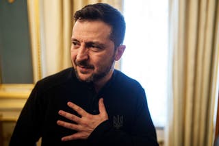 Ukrajinski predsjednik Volodymyr Zelensky razgovara s novinarima tijekom konferencije za novinare u Kijevu
