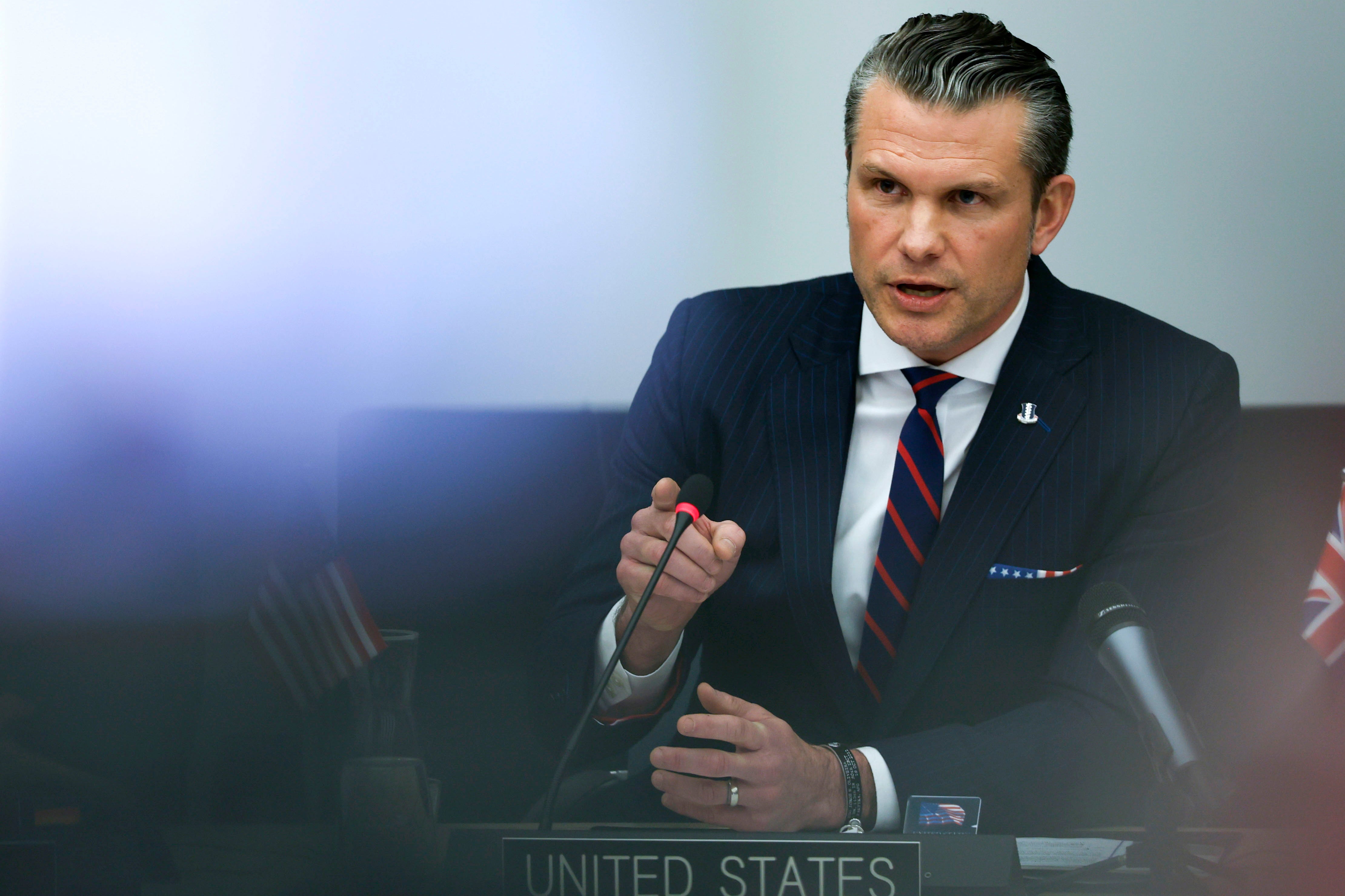 Hegseth je rekao da na ukrajinskom terenu neće biti američkih čizama kao dio mirovne snage