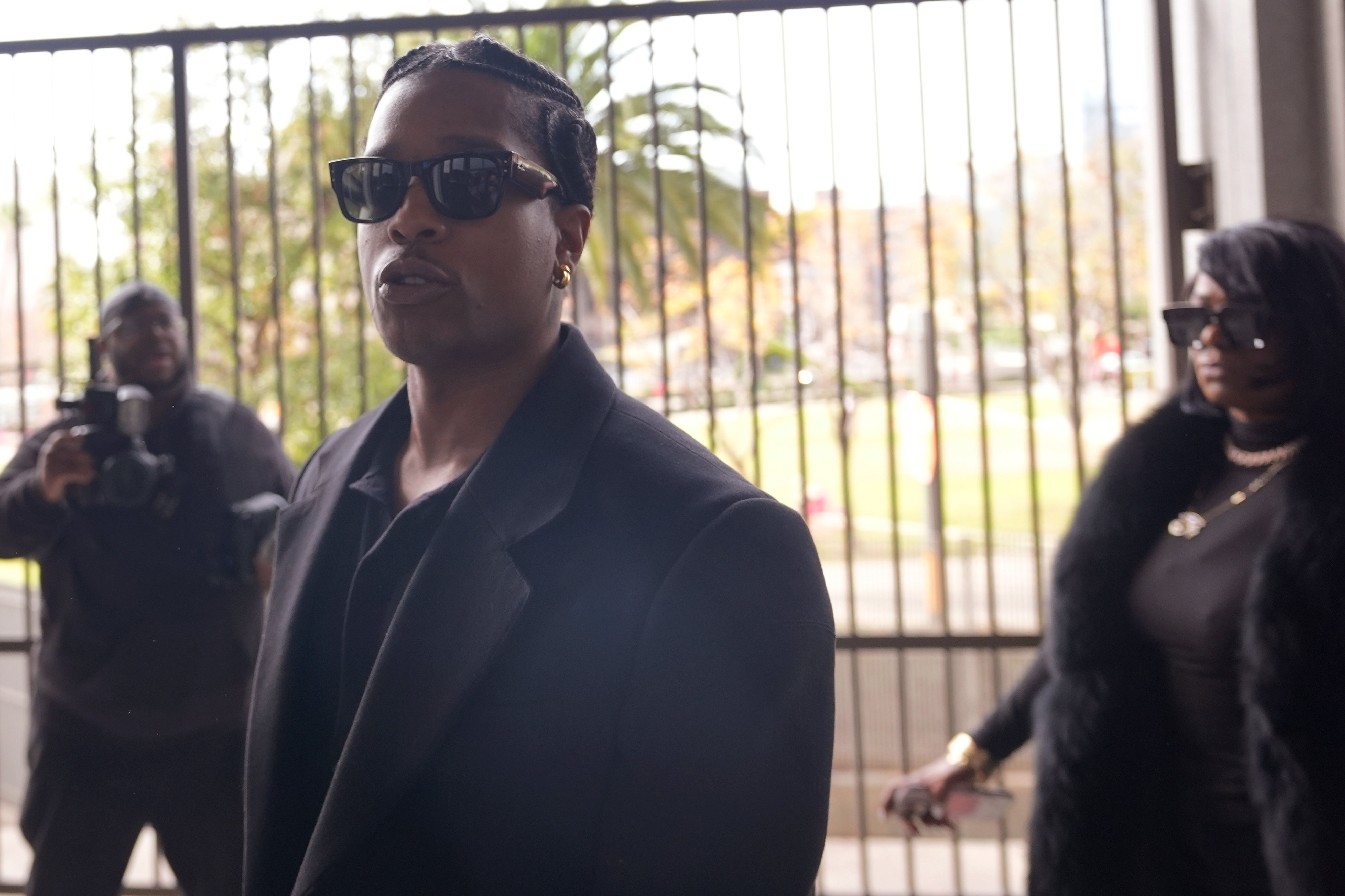 Reper A $ AP Rocky proglašen je krivim za napad na kazneno djelo, nakon visokog suđenja u Los Angelesu u kojem je optužen da je pucao u prijatelja